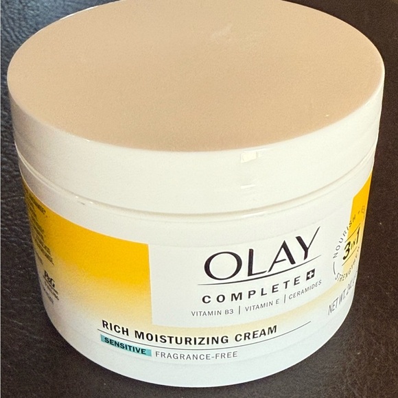 New Olay Complete 3 In 1 Moisturing Cream Fragrance Free 8.5 Oz - Picture 5 of 7